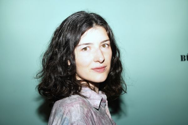 Ein Portrait von Lena Brückner