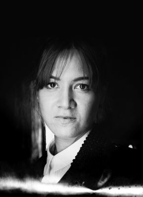 Portrait von Sophie Hunger in schwarz/weiß