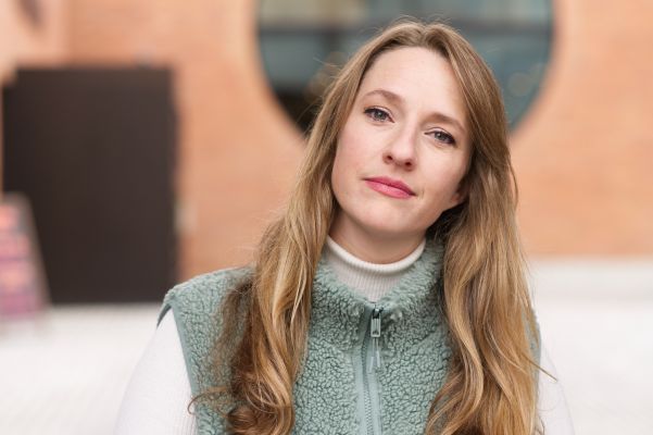 Portraitfoto von Carolin Hartmann