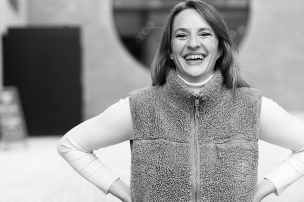 Portraitfoto von Carolin Hartmann