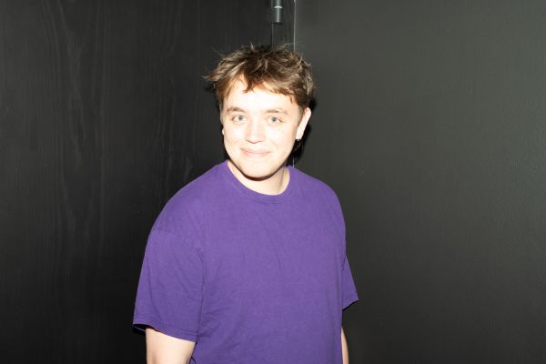 Lasse Stadelmann lacht in die Kamera