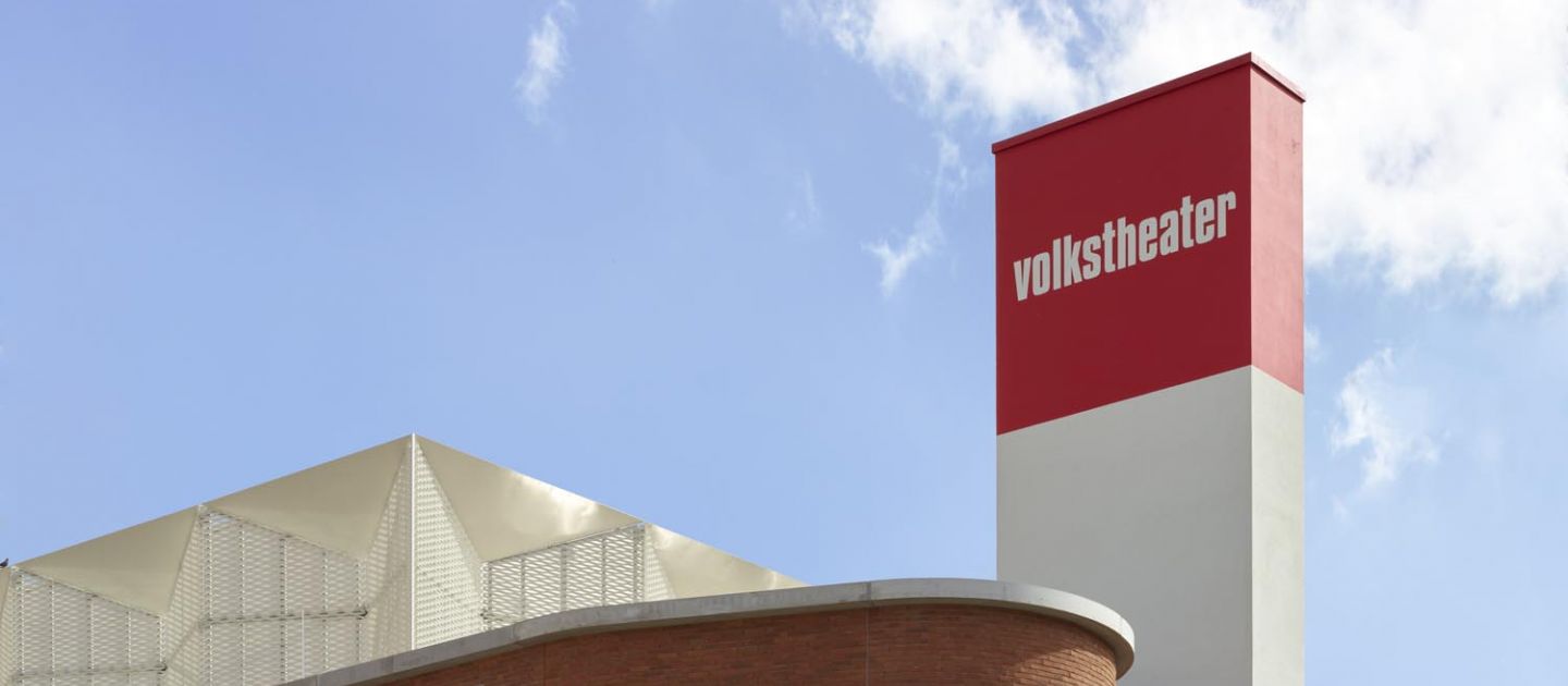 Das Foto zeigt das Münchner Volkstheater von außen