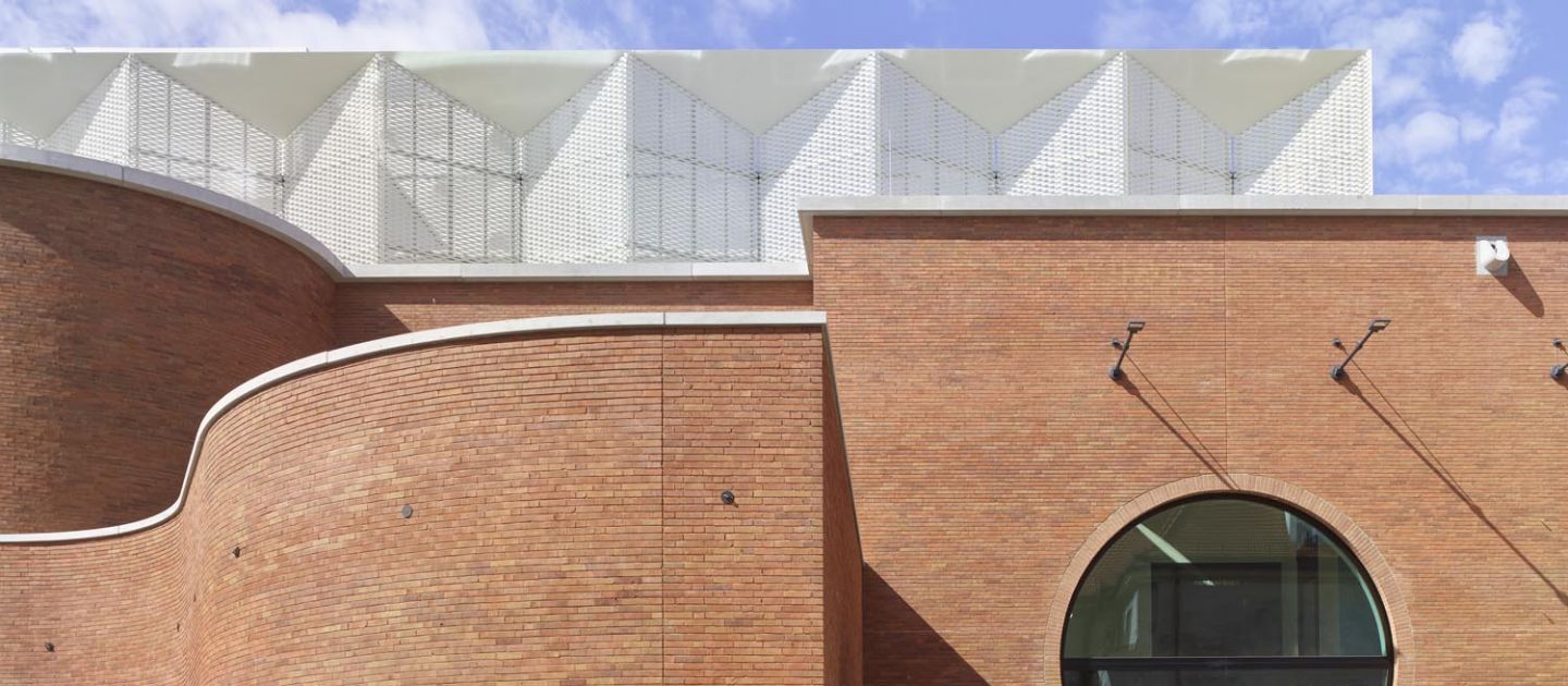 Das Foto zeigt das Münchner Volkstheater von außen