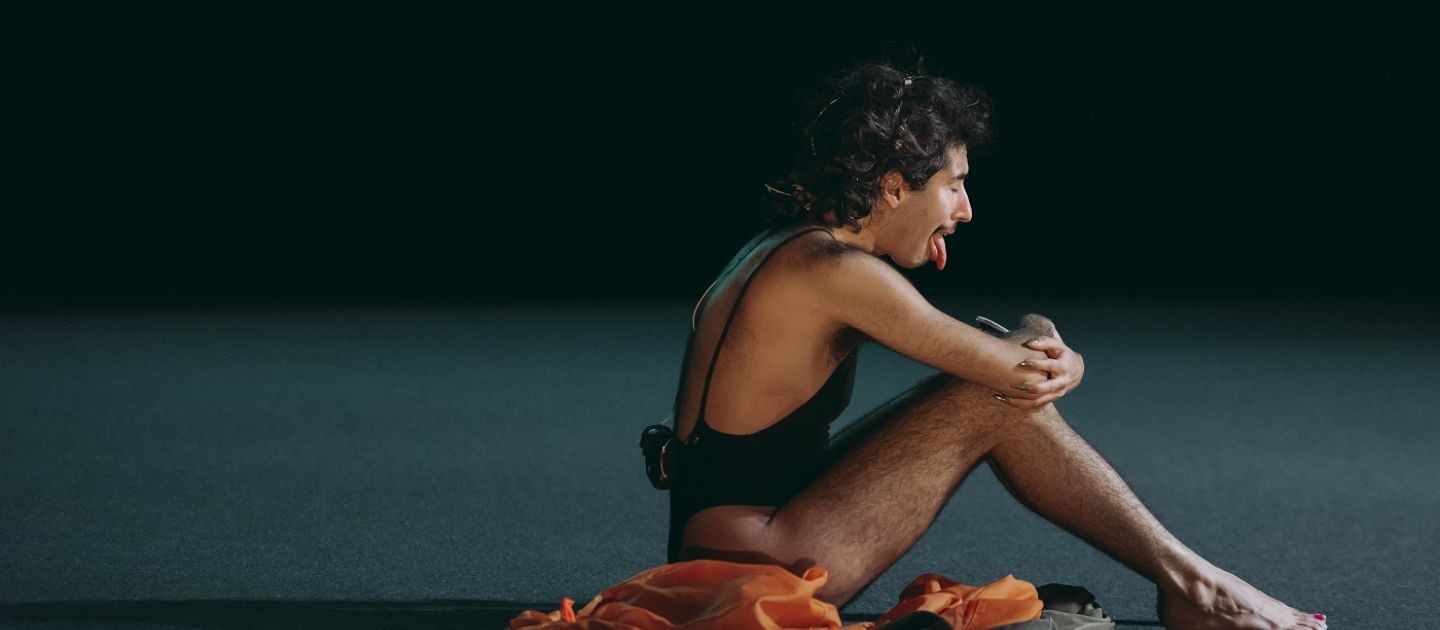 Sorour Darabi © Marcella Ruiz Sorour Darabi auf der Bühne von "Mowgli" (UA)