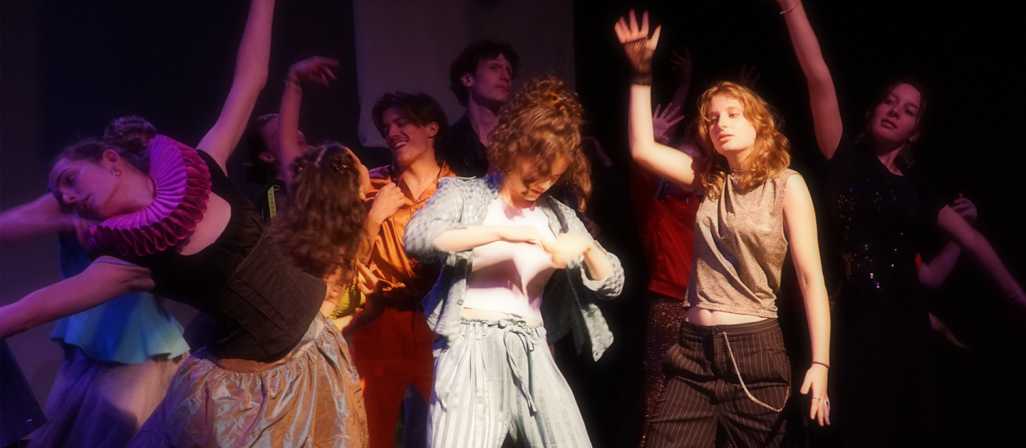 Jugendclub "No Time to Shine" (c) Elisabeth Maslik Das Jugendclub-Ensemble der Produktion "No Time to Shine"