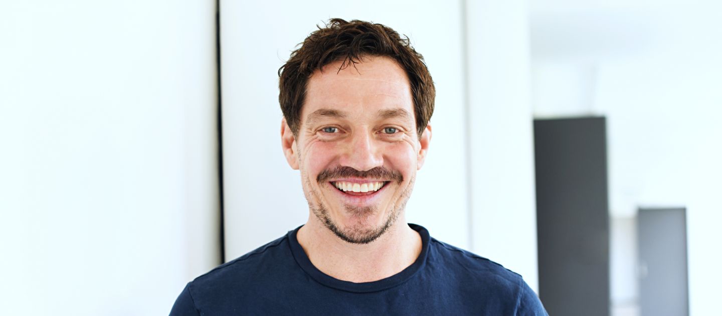 Markus Brandl Ein Porträtfoto von Markus Brandl vor weißem Hintergrund