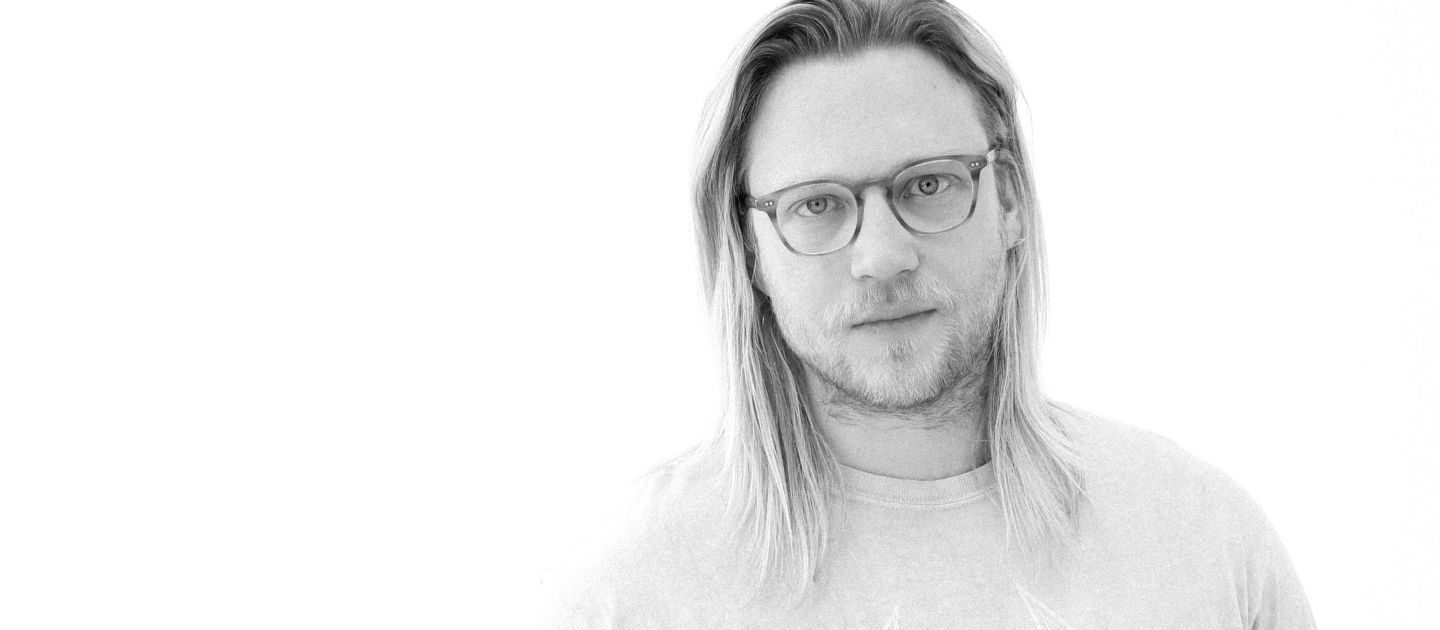 Andy Besuch Das Foto zeigt ein Portrait von Andy Besuch