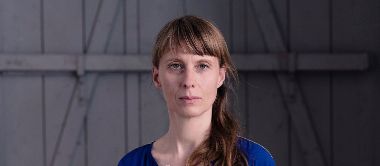 Das Foto zeigt ein Portrait von Jessica Glause