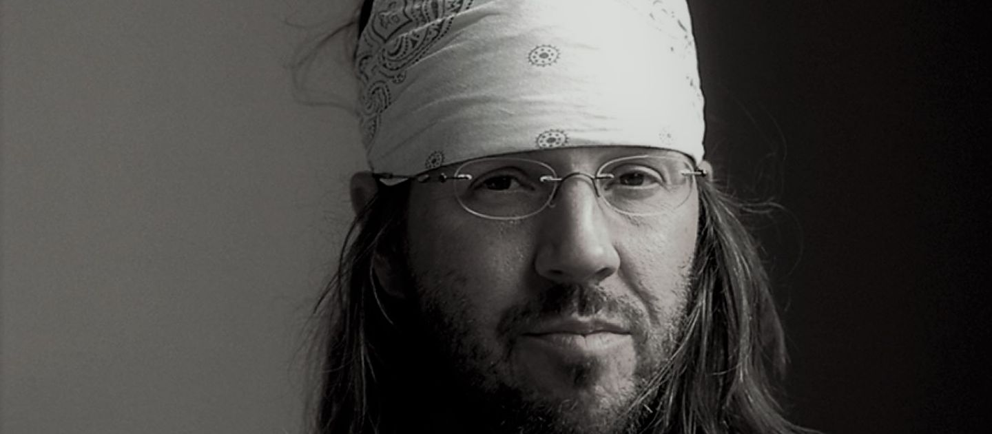 Ein Schwarz-Weiß-Foto von David Foster Wallace