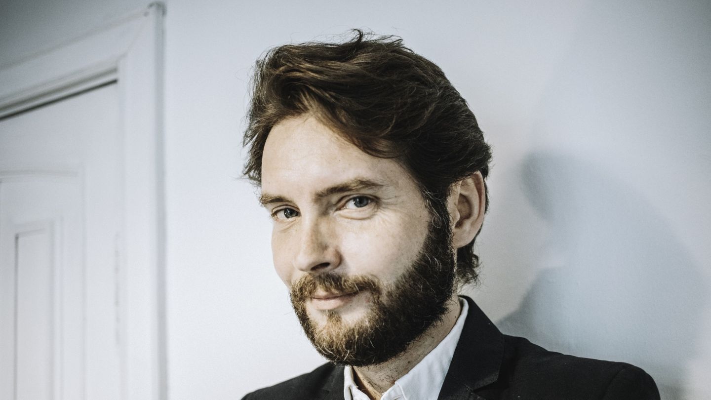 Ein Portrait von Viktor Martinowitsch