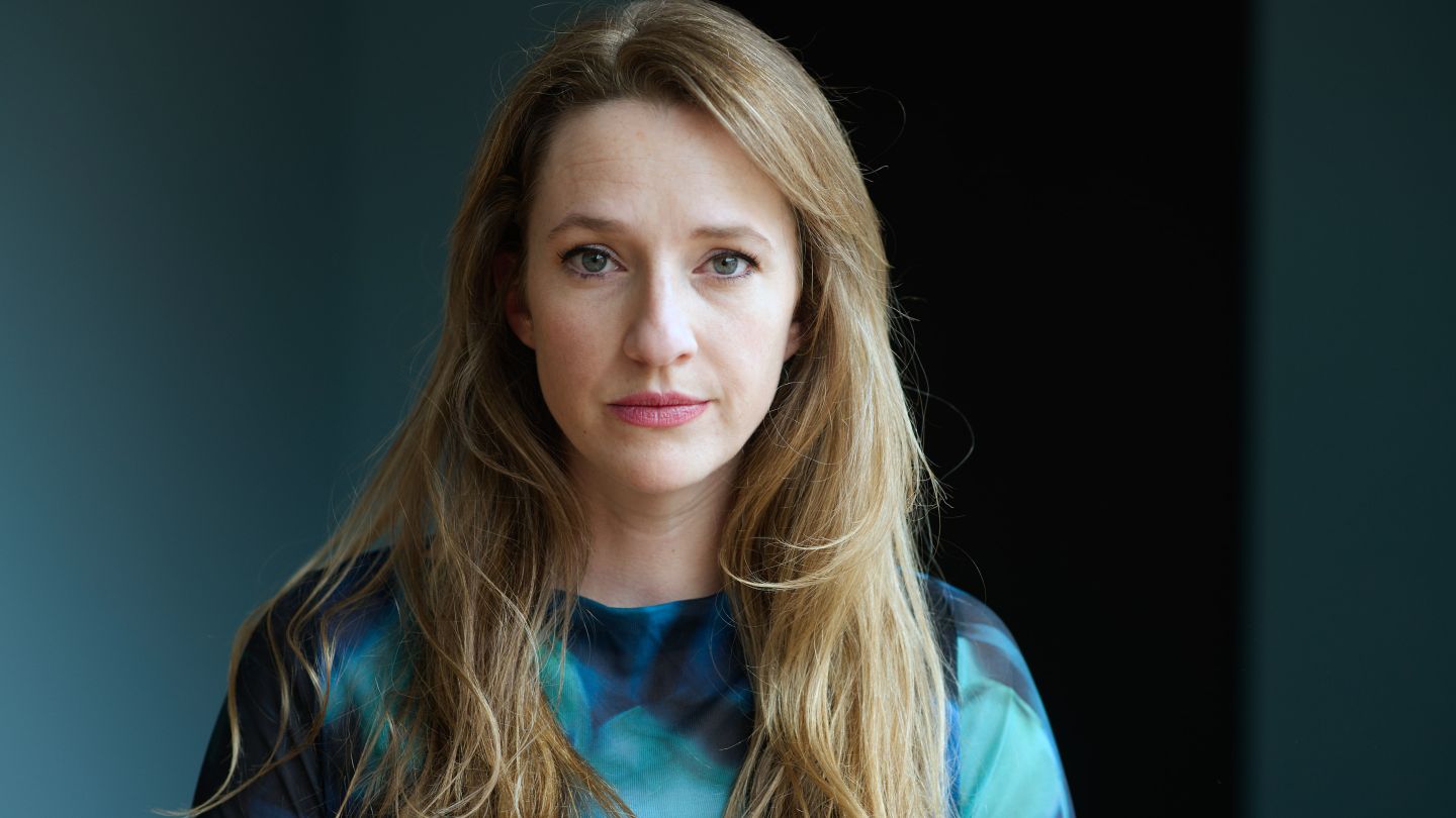 Portraitfoto von Carolin Hartmann
