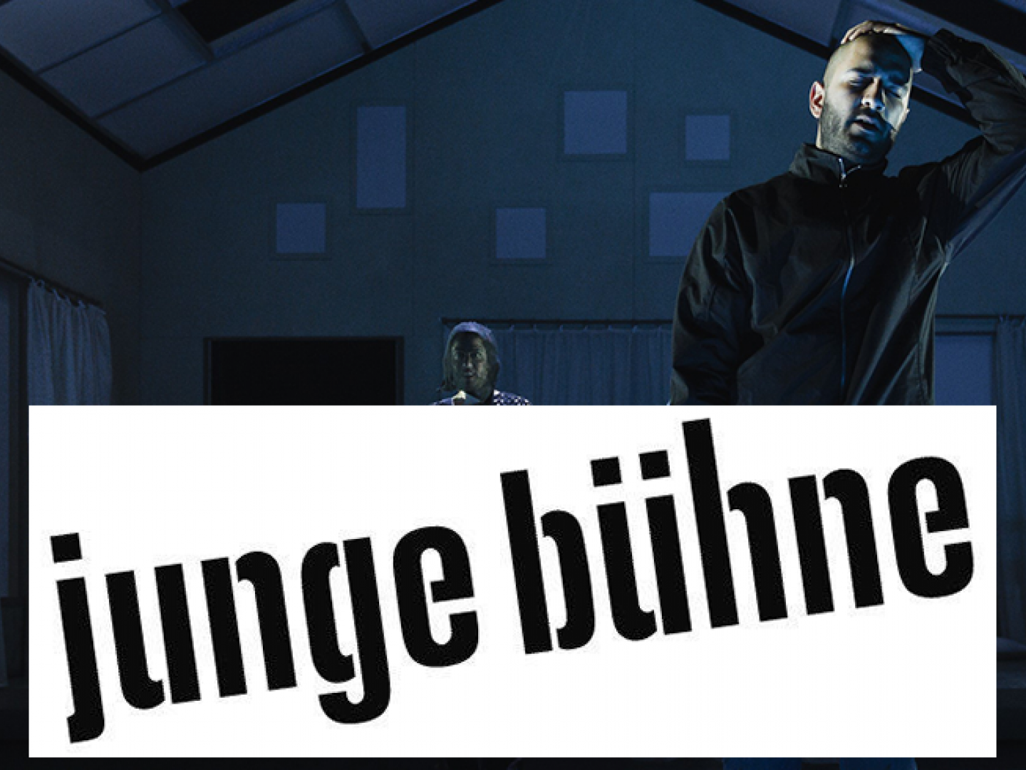 Ein Inszenierungsfoto auf dem steht "Junge Bühne"