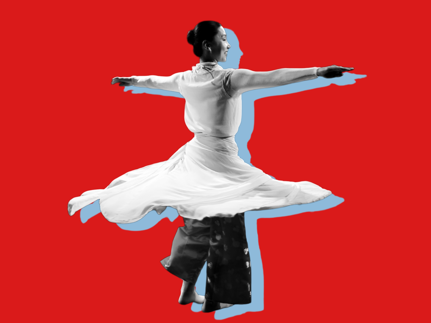 Eine Tänzerin dreht sich.