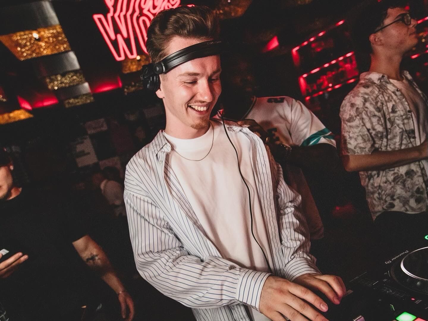 Luis Buchmann am Controller