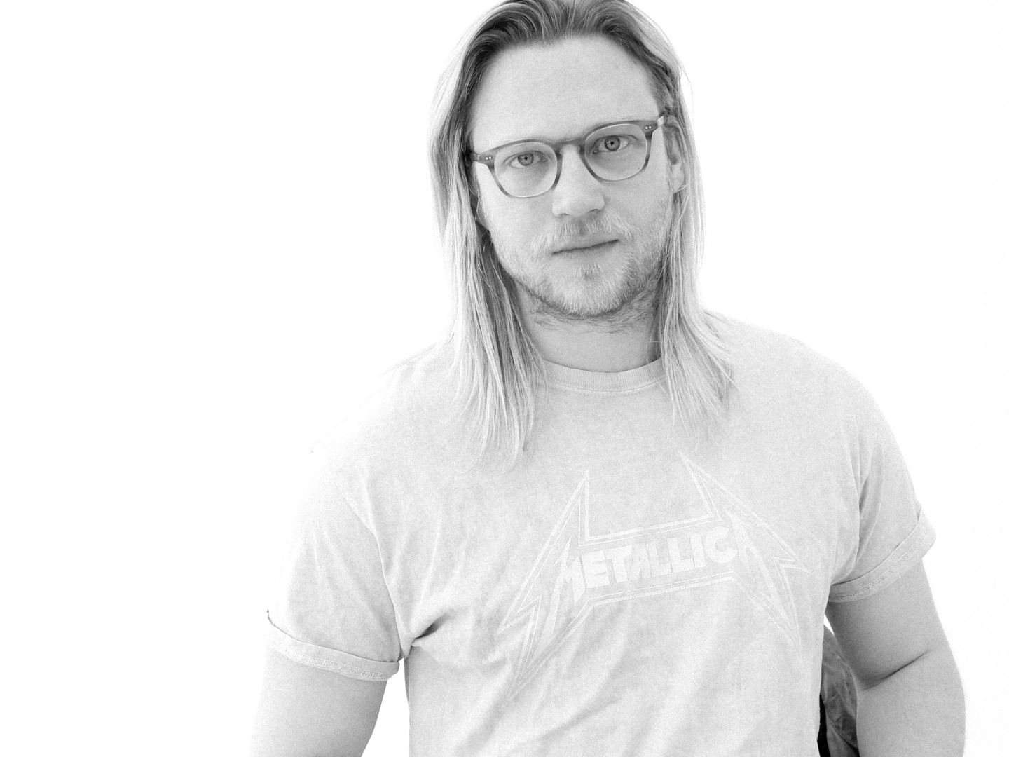 Das Foto zeigt ein Portrait von Andy Besuch 
