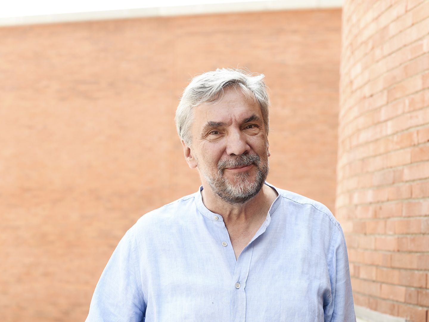 Das Foto zeigt ein Portrait von Christian Stückl.