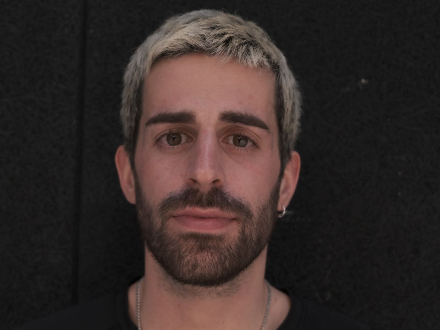 Ein Portraitfoto von Julian Lüle