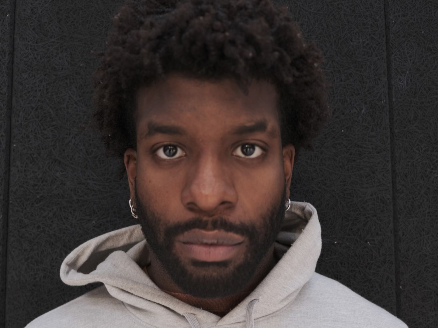 Ein Portraitfoto von Mike Ezeala