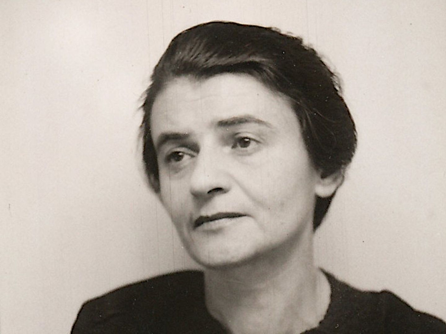 Schwarz-weiß Portraitfoto von Maria Lazar