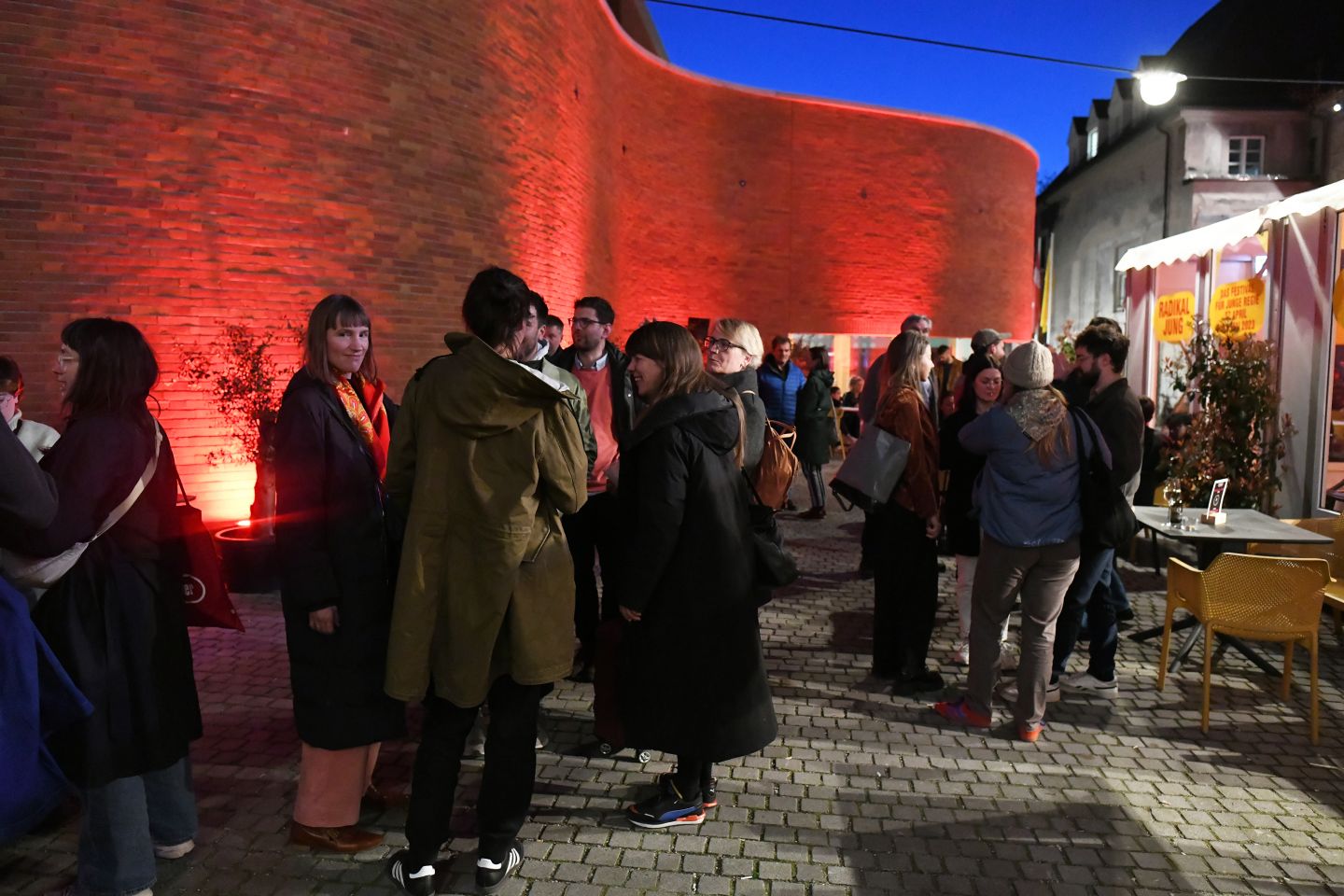Innenhof nach der Vorstellung (c) Gabriela Neeb