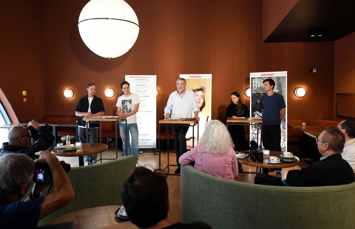 FrederikMayet_LeonFrisch_ChristianStückl_AnoukKesou_NicholasZöckler_03(c)GabrielaNeeb