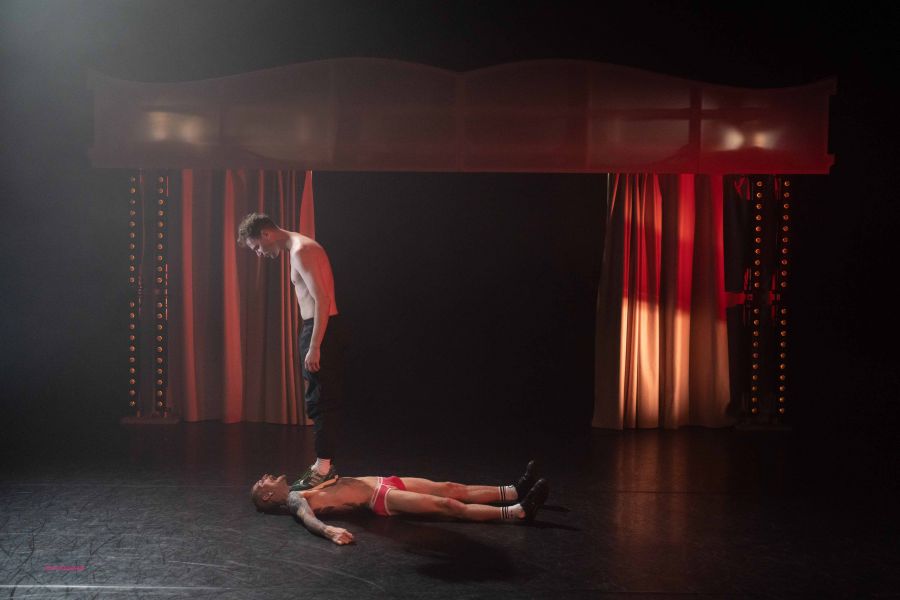 Ein Foto aus "The Dan Daw Show" © Hugo Glendinning